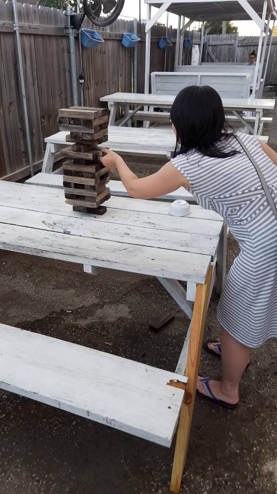 Three Little Pigs | restaurant | 6507 Burnet Rd, Austin, TX 78757, USA | 5127099972 OR +1 512-709-9972