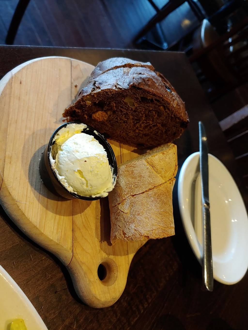 Valley Lodge Tavern | restaurant | 1141 Central Ave, Wilmette, IL 60091, USA | 8479205675 OR +1 847-920-5675