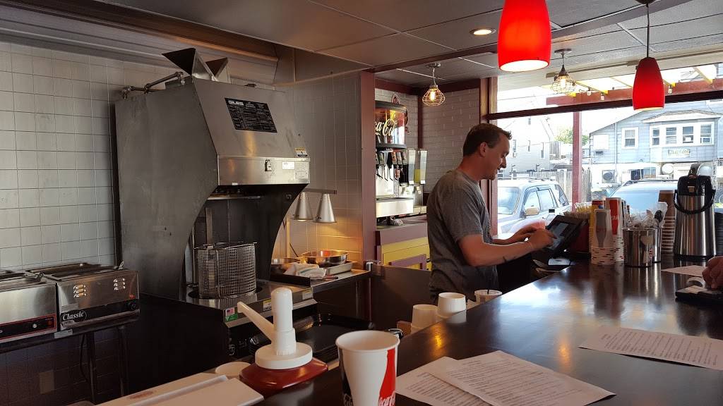 Hot Dog Johnnies | restaurant | 1905 Coastal Highway @, New Orleans St, Dewey Beach, DE 19971, USA | 3022279502 OR +1 302-227-9502