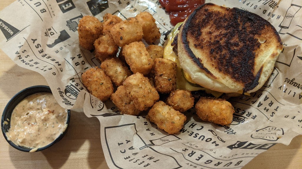 Wayback Burgers | restaurant | 15750 Panama City Beach Pkwy, Panama City, FL 32413, USA | 8505886692 OR +1 850-588-6692