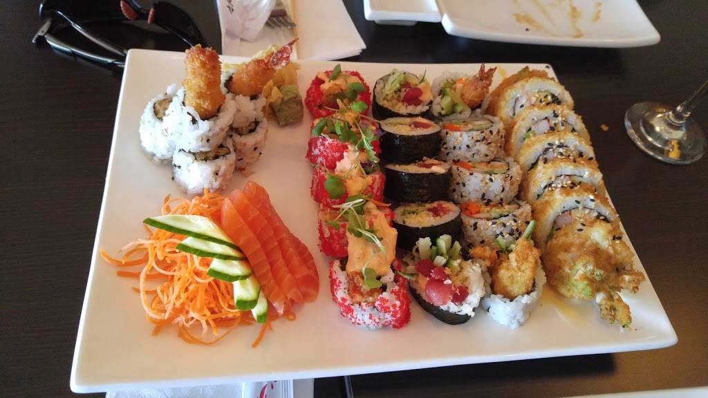 Lotus | restaurant | 1702 Chemin dOka, Deux-Montagnes, QC J7R 1M9, Canada | 4509741777 OR +1 450-974-1777