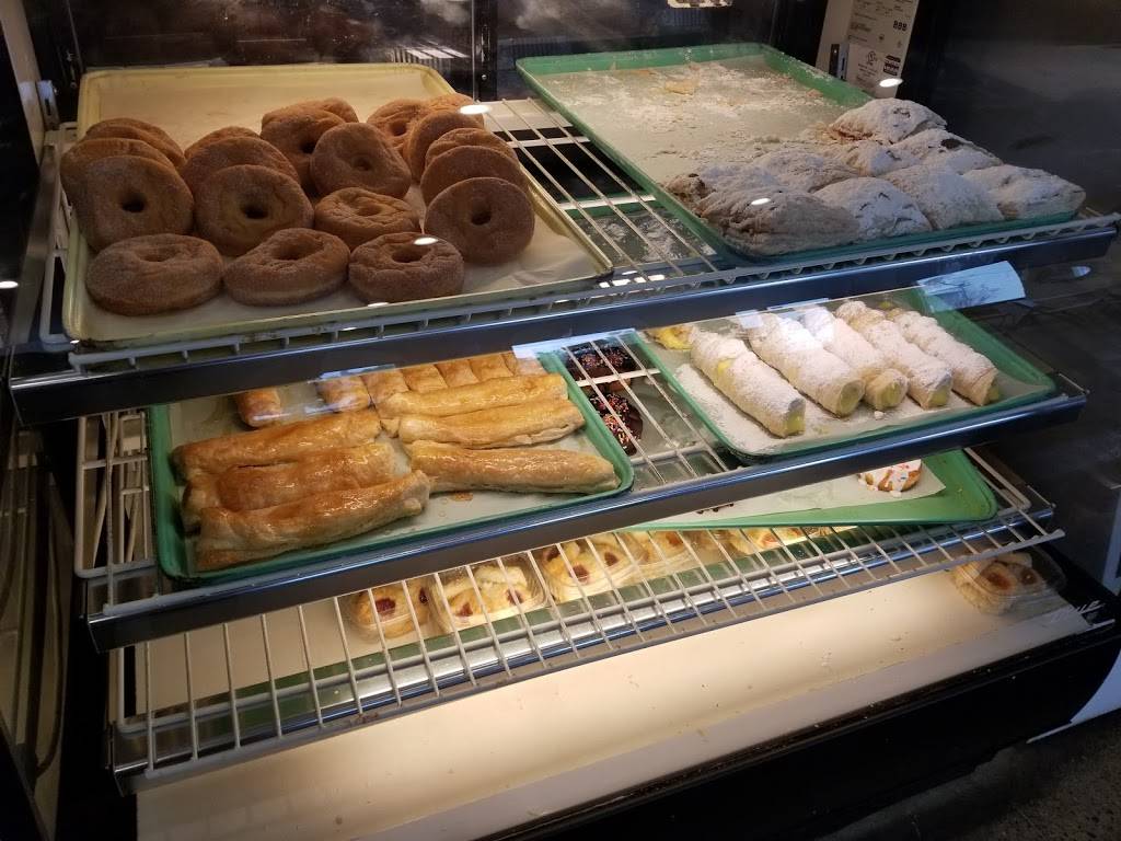 Caribe Bake Shop | restaurant | 2906 Fulton Rd, Cleveland, OH 44113, USA | 2162818194 OR +1 216-281-8194