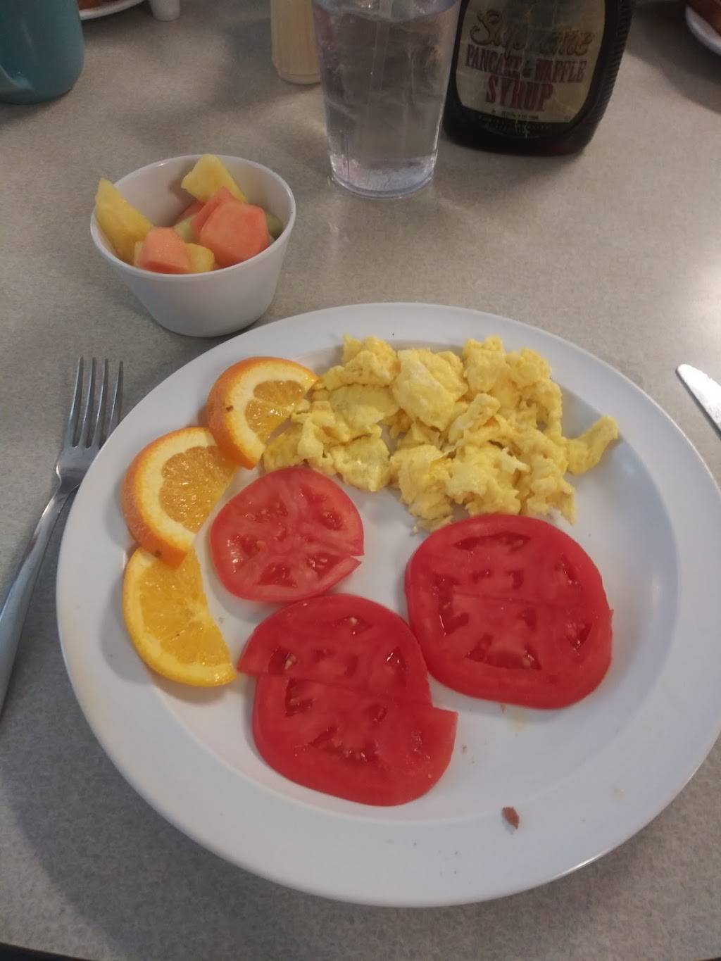 Hannahs Family Diner | restaurant | 968 Reed Canal Rd, South Daytona, FL 32119, USA | 3862564918 OR +1 386-256-4918