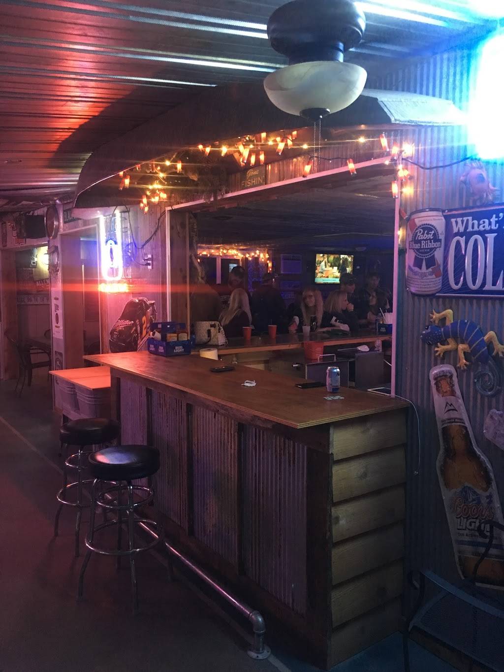 Stringers and Moore LLC | restaurant | 13017 IL-148, Sesser, IL 62884, USA | 6186253474 OR +1 618-625-3474