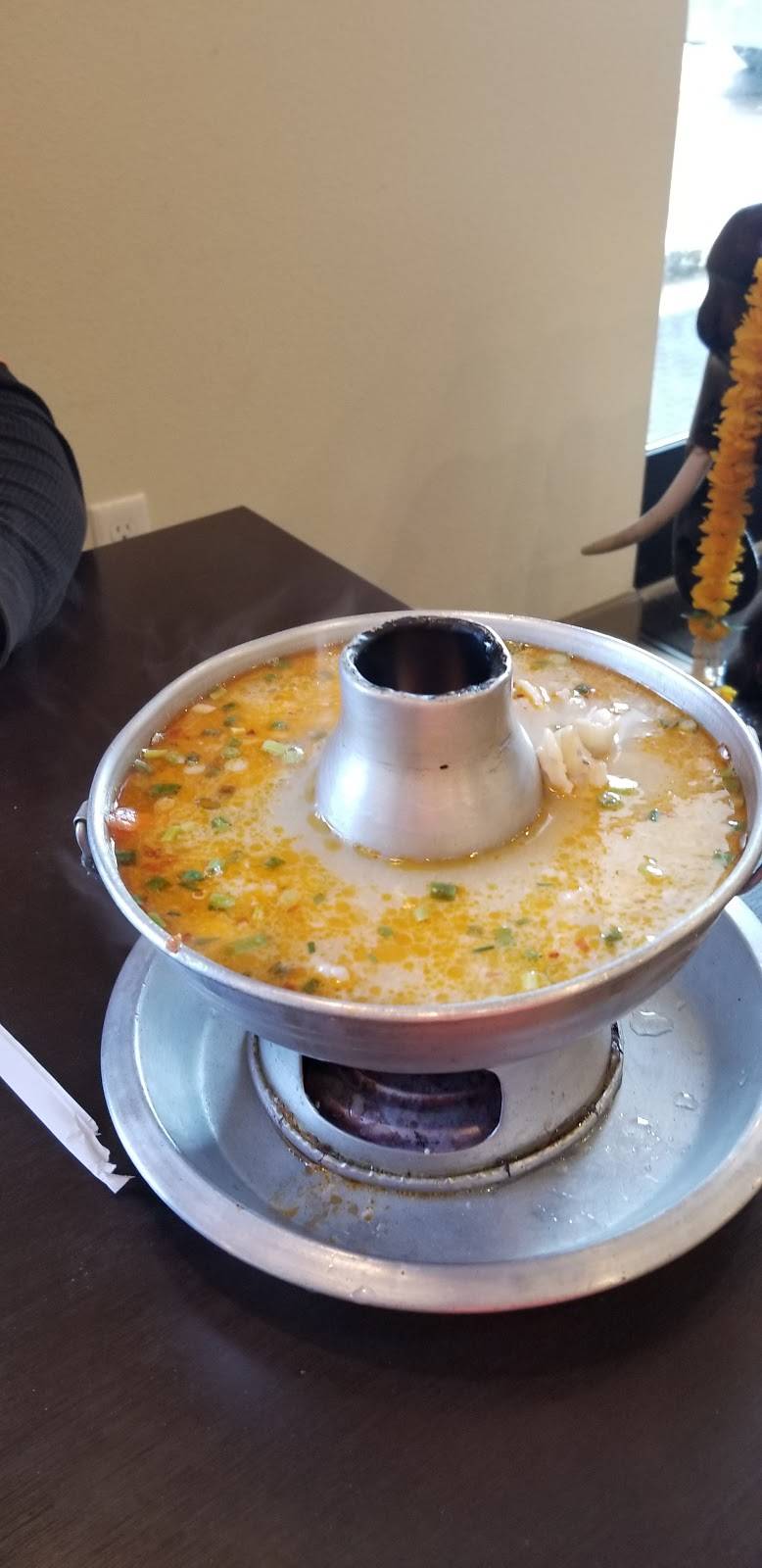 Hart Cs Steak Burger & Thai Food | restaurant | 3171 Ocean Beach Hwy, Longview, WA 98632, USA | 3604256292 OR +1 360-425-6292