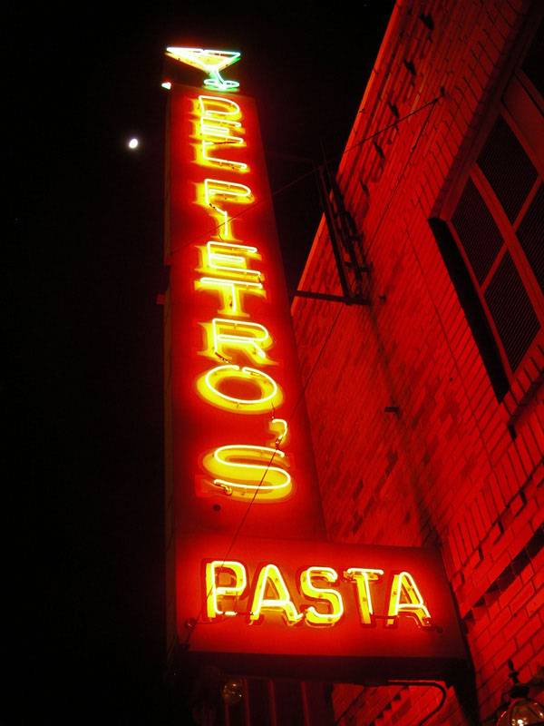 DelPietros Restaurant | restaurant | 1059 S Big Bend Blvd, Richmond Heights, MO 63117, USA | 3142245225 OR +1 314-224-5225