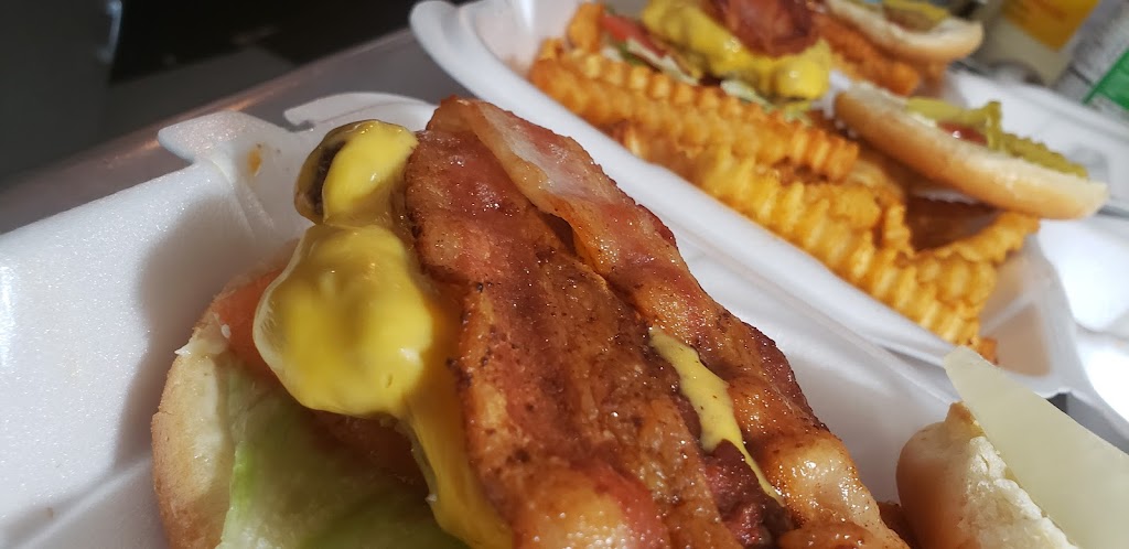 Ghetto Burger | restaurant | 1836 N Foster Dr, Baton Rouge, LA 70806, USA | 2254445101 OR +1 225-444-5101