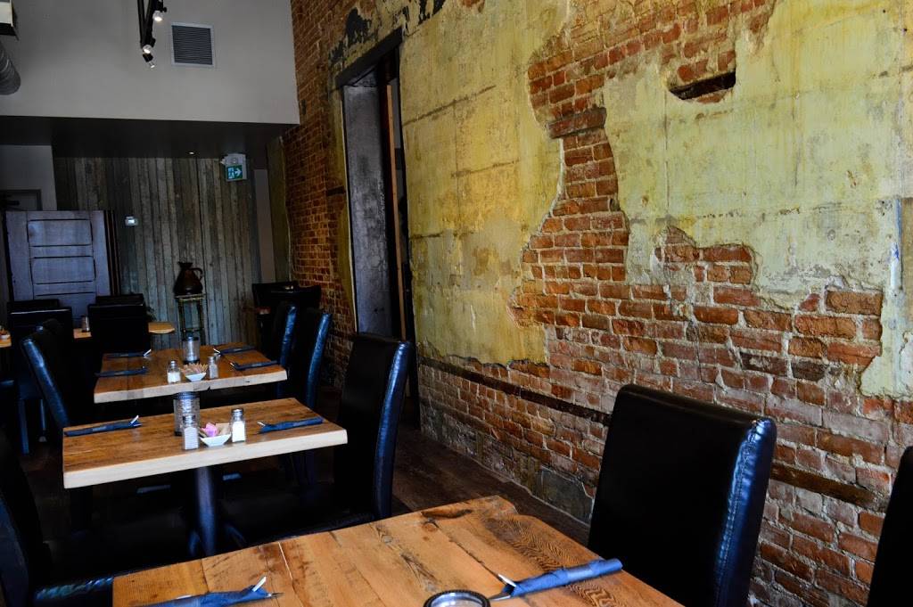 Debbs Cuisine On Queen | restaurant | 109 Queen St, Dunnville, ON N1A 1H6, Canada | 2895180322 OR +1 289-518-0322