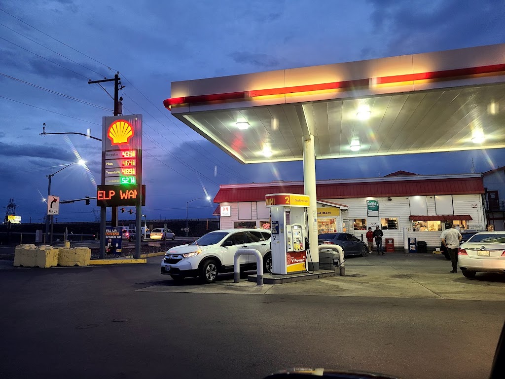 Crossroads Truck Stop | night club | 2020 US-730, Umatilla, OR 97882, USA | 5419223297 OR +1 541-922-3297