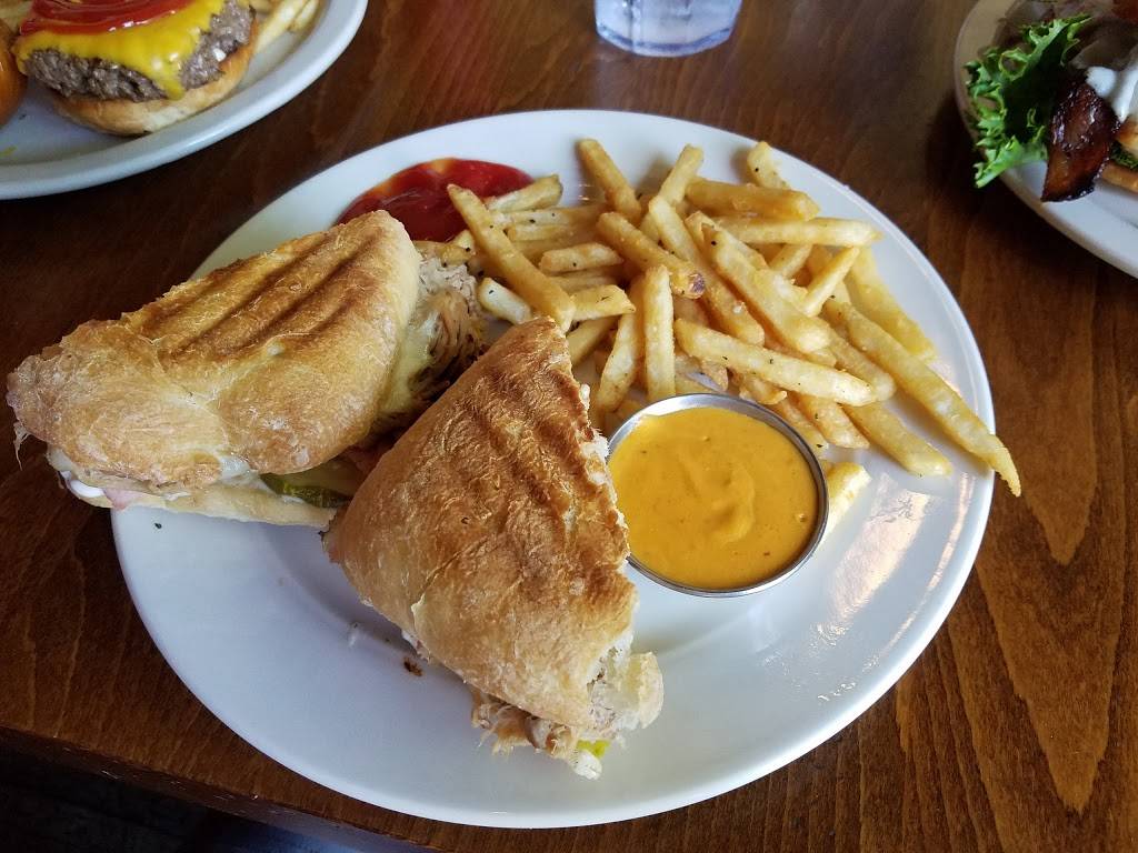 Town Hall Tap | restaurant | 4810 Chicago Ave, Minneapolis, MN 55417, USA | 6127677307 OR +1 612-767-7307