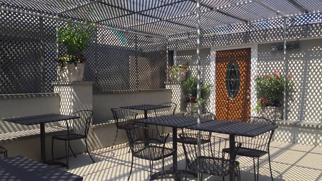 Fienis Ristorante | restaurant | 800 S Burnt Mill Rd, Voorhees Township, NJ 08043, USA | 8564282700 OR +1 856-428-2700