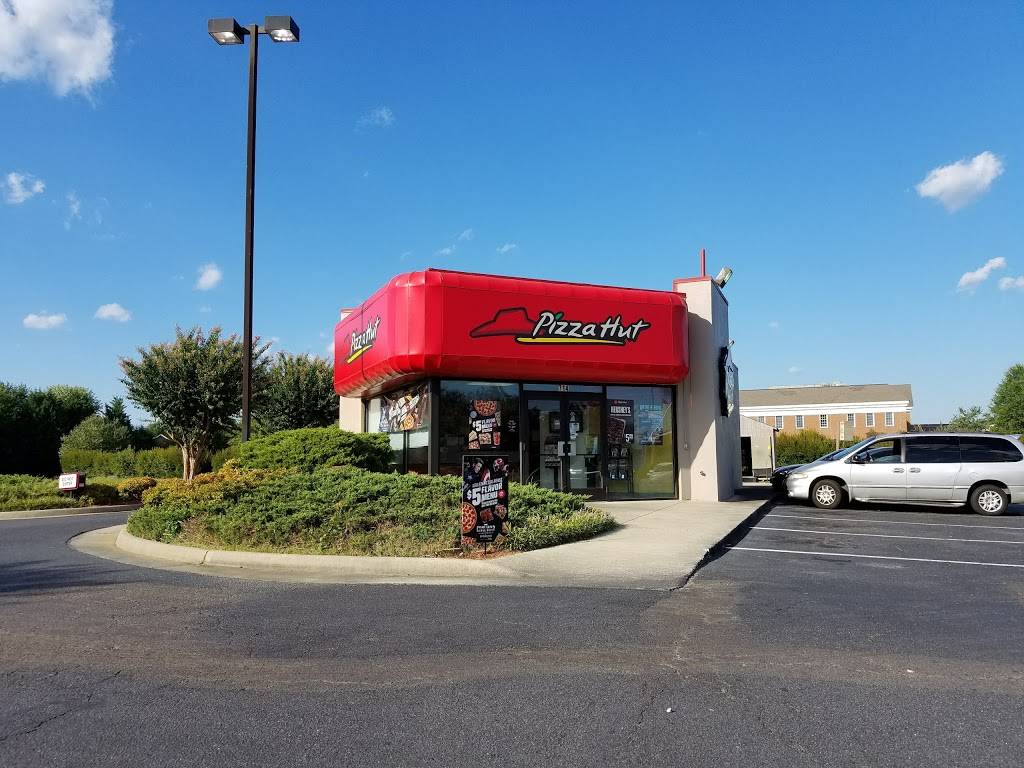Pizza Hut | meal takeaway | 714 E Ellerslie Ave, Colonial Heights, VA 23834, USA | 8045201212 OR +1 804-520-1212