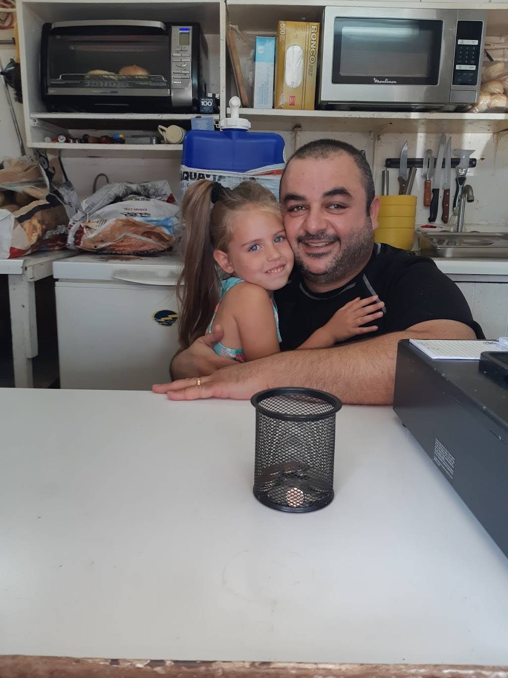 Sams Fresh Cut Fries | restaurant | 2327 King St E, Hamilton, ON L8K 1X6, Canada | 2897001851 OR +1 289-700-1851