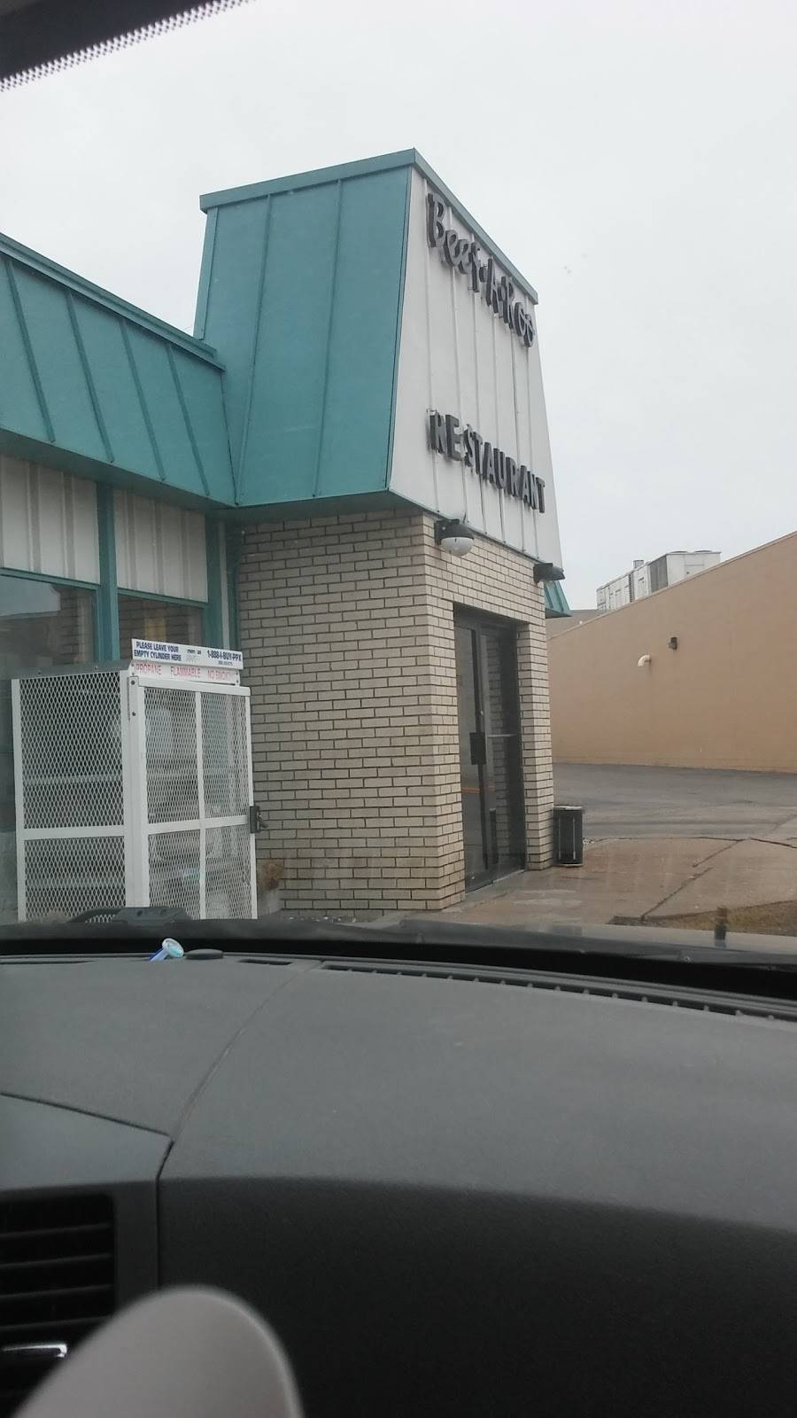 Beef-A-Roo | restaurant | 727 Riverside Plz, Iron River, MI 49935, USA | 9062655266 OR +1 906-265-5266