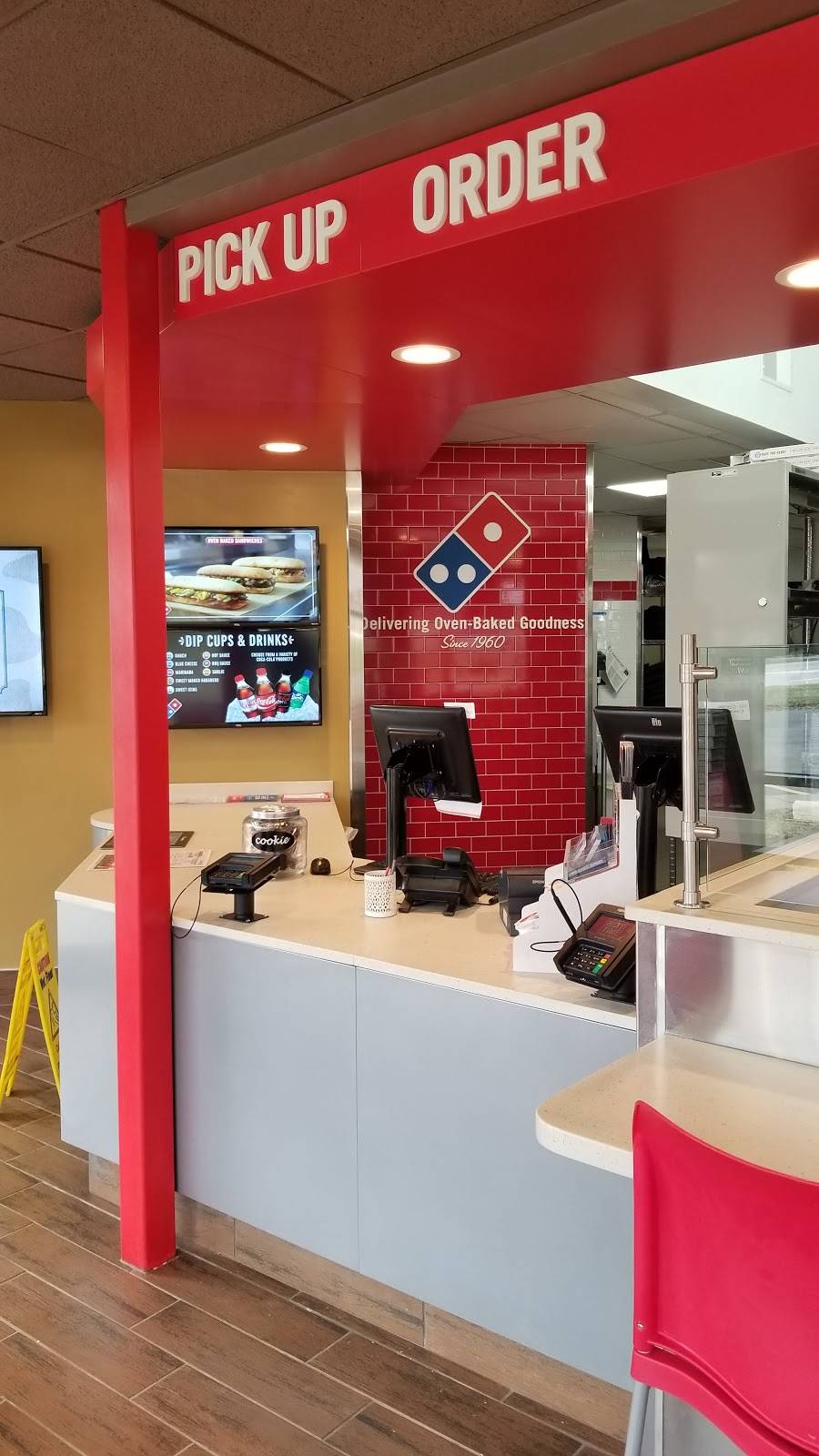 Dominos Pizza | meal delivery | 4387 Winston Ave, Covington, KY 41015, USA | 8596559999 OR +1 859-655-9999