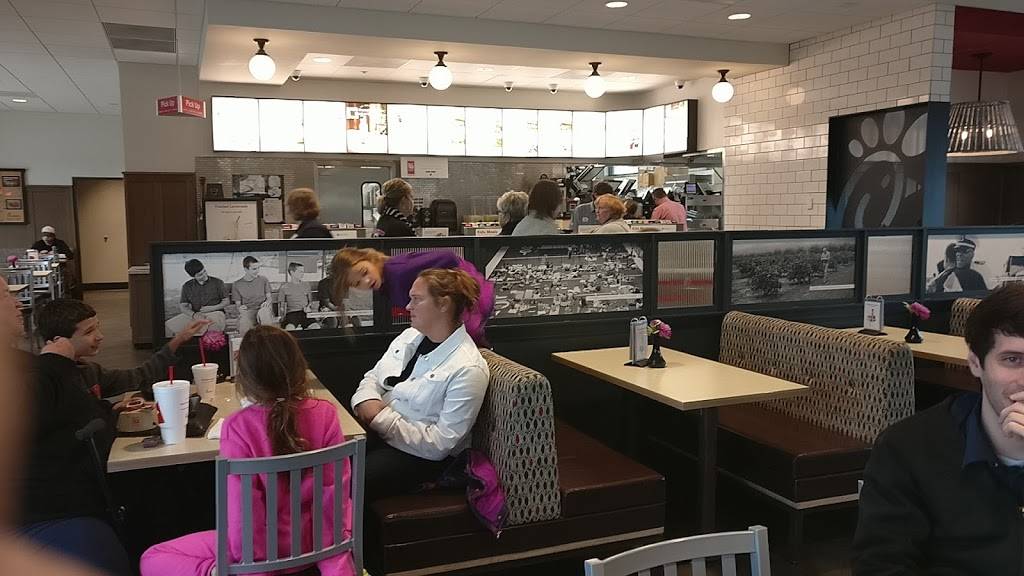 Chick-fil-A | restaurant | 3831 41st Ave Dr, Moline, IL 61265, USA | 3097971605 OR +1 309-797-1605