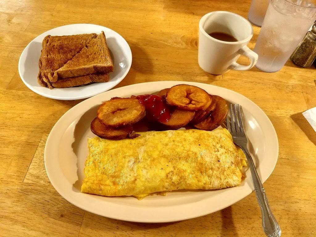 Mary Anns | restaurant | 409 N Main St, St Elmo, IL 62458, USA | 6188299960 OR +1 618-829-9960