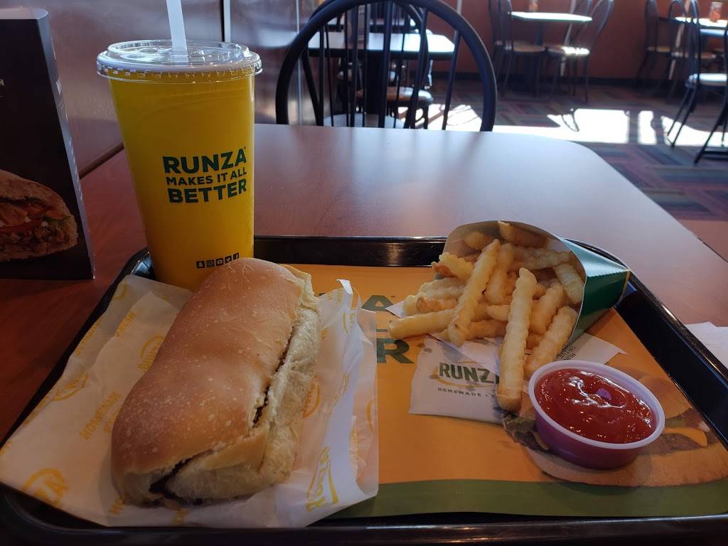 Runza Restaurant | restaurant | 17505 Gold Plaza, Omaha, NE 68130, USA | 4026979500 OR +1 402-697-9500