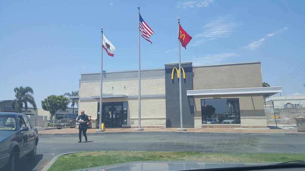 McDonalds | cafe | 10115 Valley View St, Cypress, CA 90630, USA | 7148263861 OR +1 714-826-3861