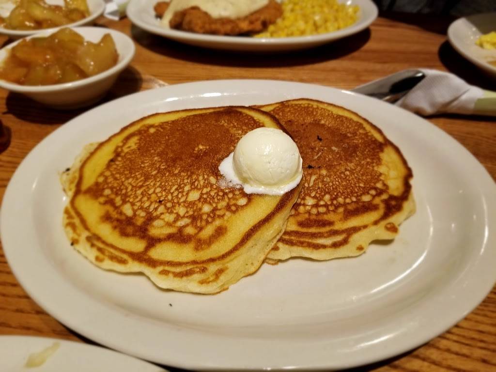 Cracker Barrel Old Country Store | restaurant | W176N9778 Rivercrest Dr, Germantown, WI 53022, USA | 2622534188 OR +1 262-253-4188