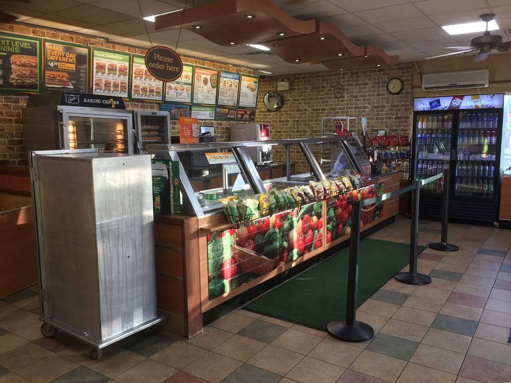 Subway | restaurant | Selwyn, ON K0L 2H0, Canada | 7056521209 OR +1 705-652-1209