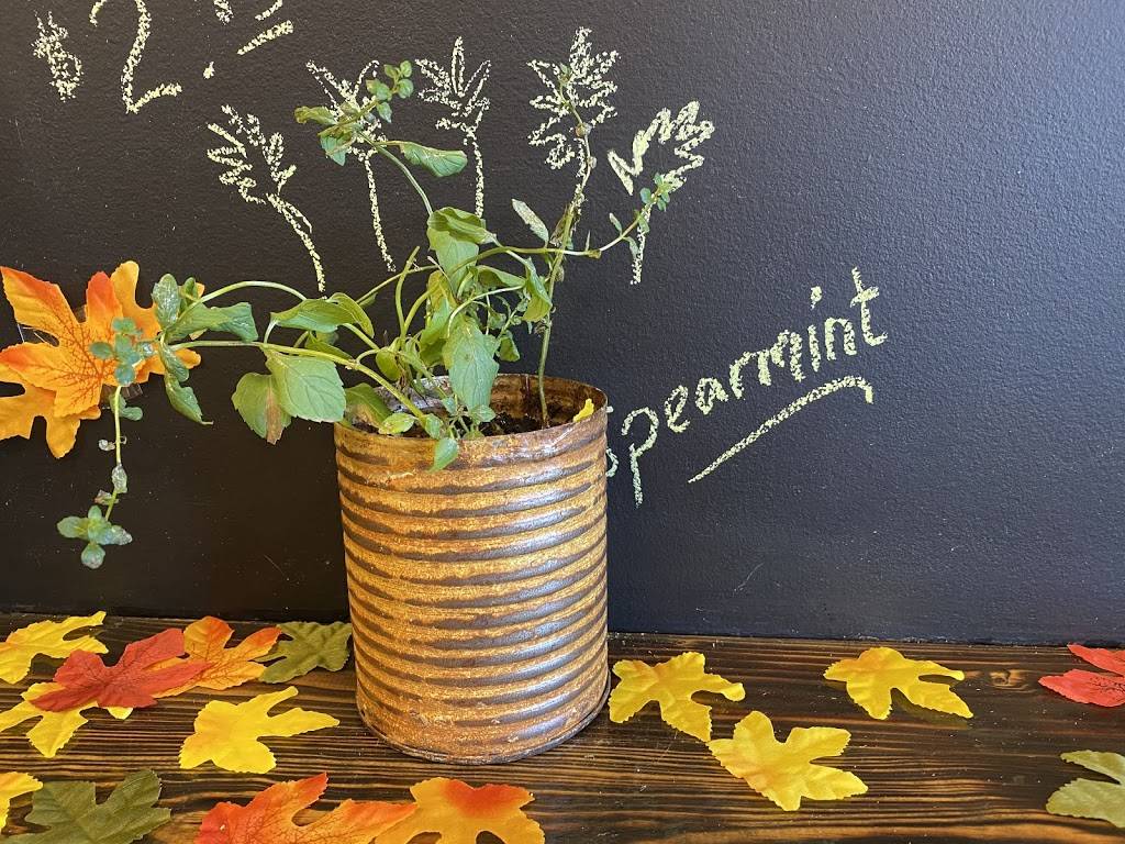 Huntleys Place | restaurant | 1581 General Booth Blvd, Virginia Beach, VA 23454, USA | 7576007730 OR +1 757-600-7730