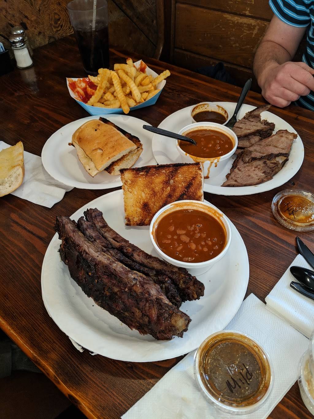 Da Hickory House BBQ | restaurant | 10251 Telephone Rd, Ventura, CA 93004, USA | 8056477227 OR +1 805-647-7227