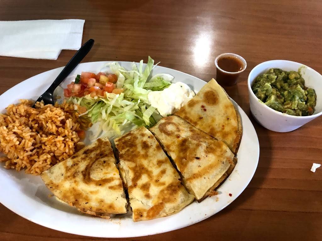 Volcanos Mexican Food | restaurant | 2030 W Lindsey St, Norman, OK 73069, USA | 4052172911 OR +1 405-217-2911