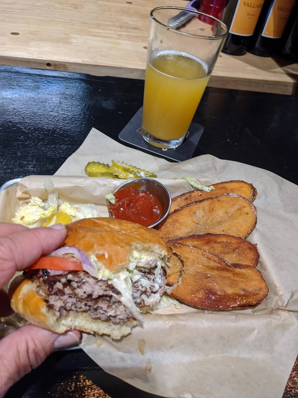 Downtown Gastropub by Bauers | restaurant | 822 9th St, Modesto, CA 95354, USA | 2093129558 OR +1 209-312-9558