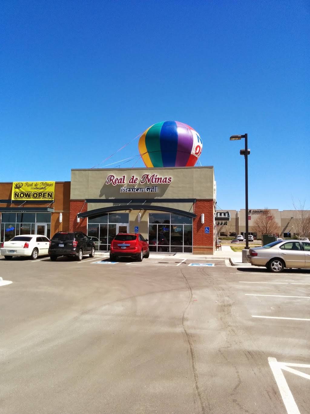 Real De Minas Mexican Grill | restaurant | 12444 E 44th Ave, Denver, CO 80239, USA | 7203743055 OR +1 720-374-3055