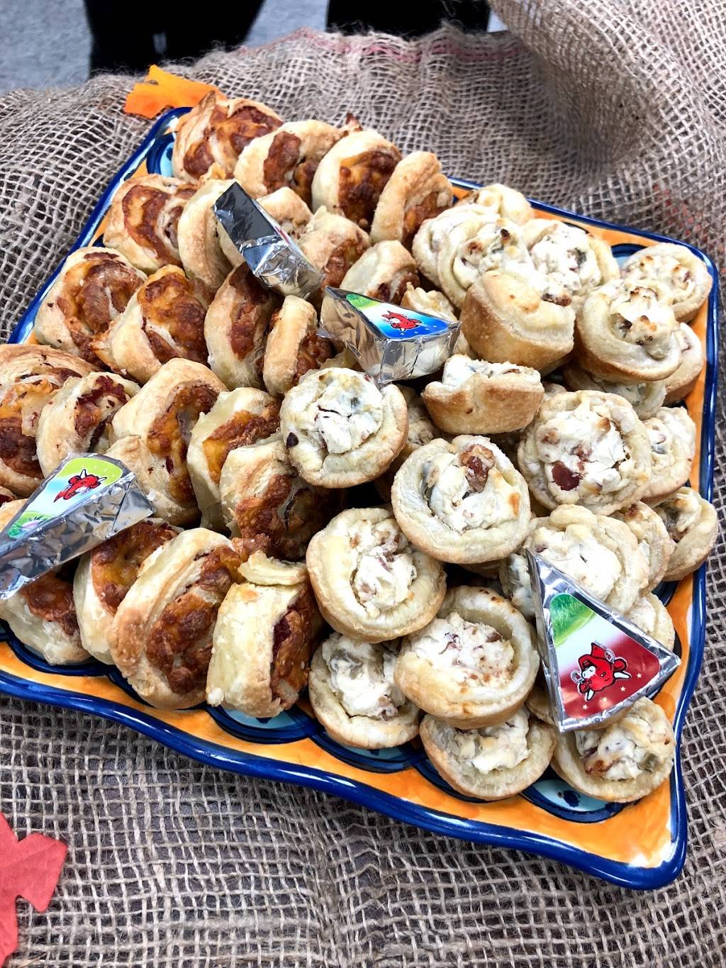 La Mesita Mexican Restaurant | restaurant | 229 Hunter St W, Peterborough, ON K9H 2L1, Canada | 7053042415 OR +1 705-304-2415