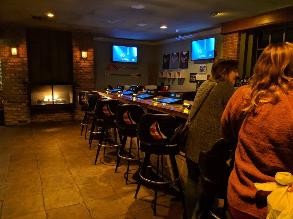 Starboard Tack | restaurant | 2601 Atlantic St, Las Vegas, NV 89121, USA | 7026845769 OR +1 702-684-5769