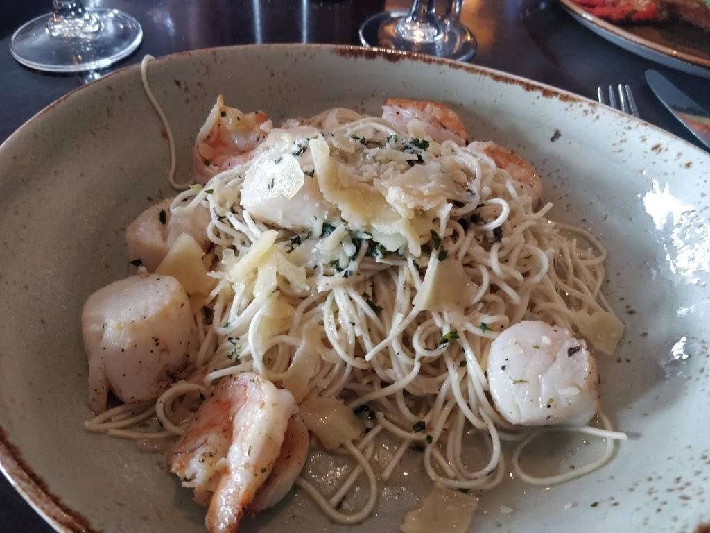 Waterline | restaurant | 296 State St, Boston, MA 02109, USA | 6172273838 OR +1 617-227-3838