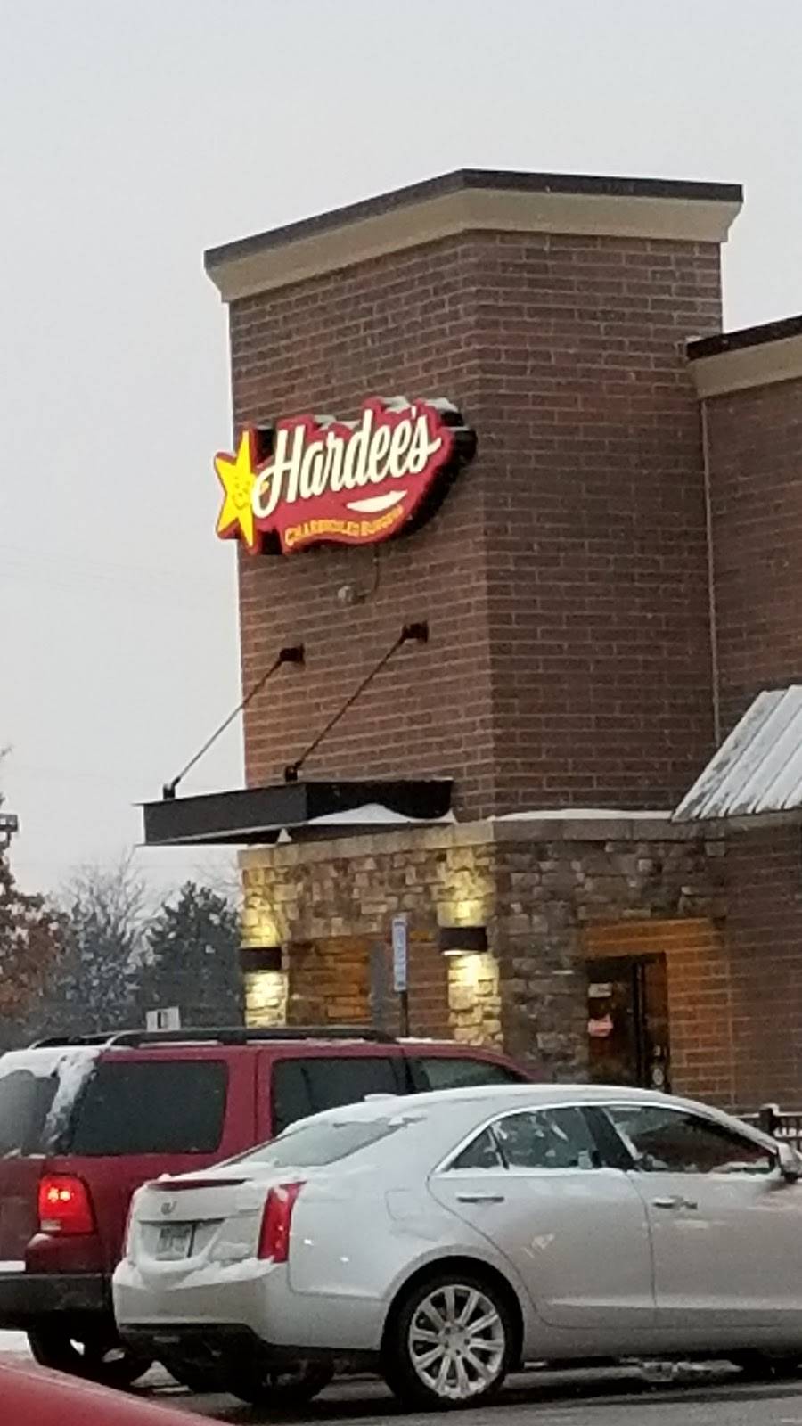Hardees | restaurant | 21864 West Rd, Woodhaven, MI 48183, USA | 7343013797 OR +1 734-301-3797