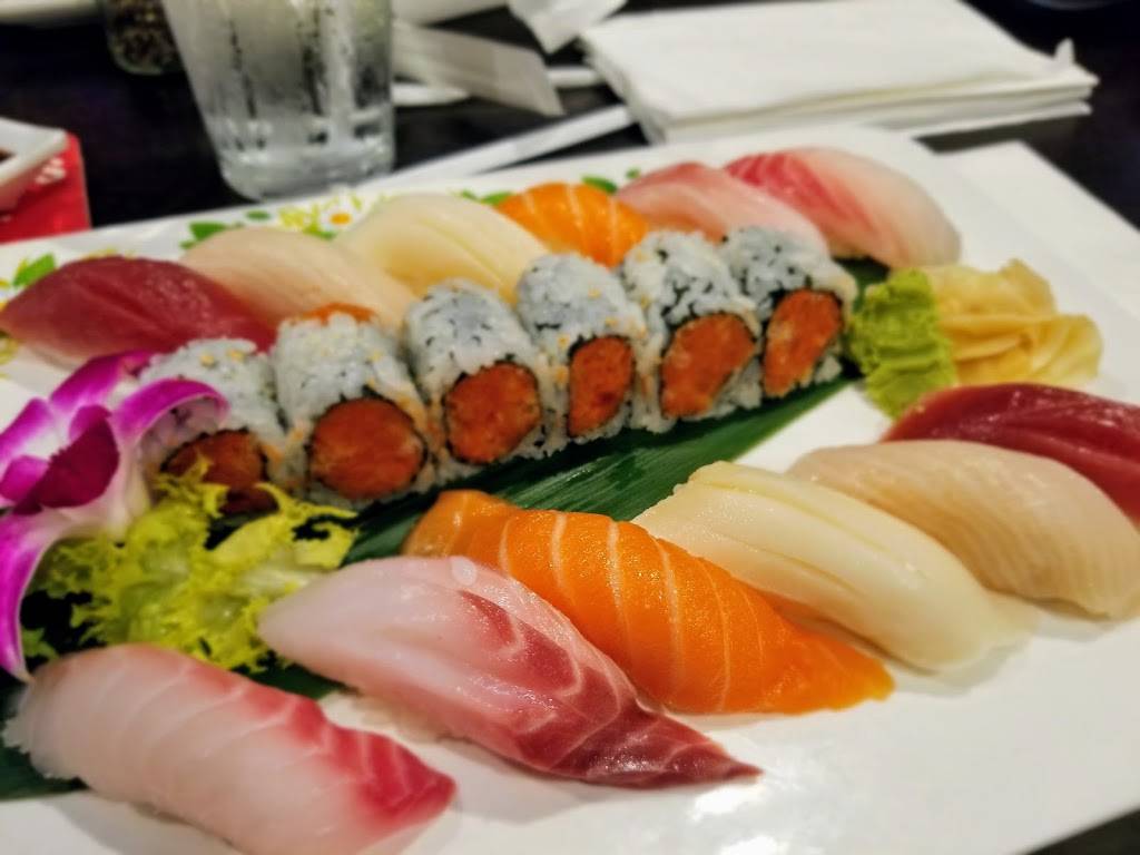 Sakura Japanese Restaurant | restaurant | 265 Colony Blvd, The Villages, FL 32162, USA | 3522057393 OR +1 352-205-7393