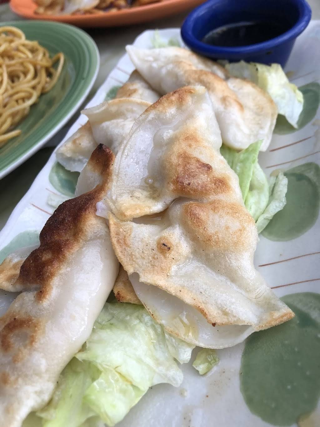 Golden Chopstick | restaurant | 2380 Dixwell Ave, Hamden, CT 06518, USA | 2032885479 OR +1 203-288-5479