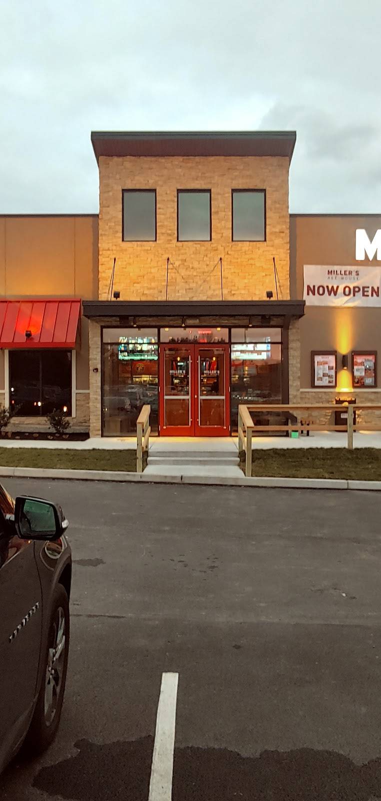 Millers Ale House | restaurant | Granite Run Mall Rd, Media, PA 19063, USA | 4844410037 OR +1 484-441-0037