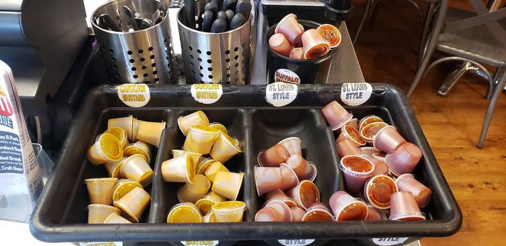 Steel City Smokehouse | restaurant | 9 American Village, Granite City, IL 62040, USA | 6185011755 OR +1 618-501-1755