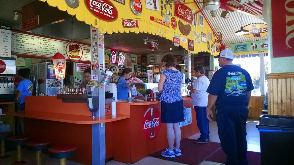 Sacs Tasty Hot Dogs | restaurant | 2445 Springs Rd, Vallejo, CA 94591, USA | 7076422442 OR +1 707-642-2442