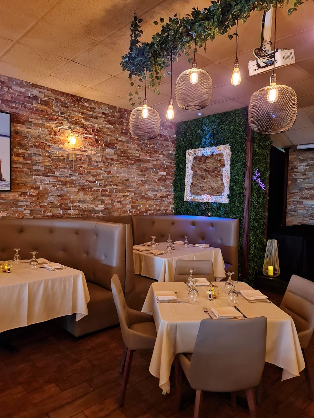 VILLA ROMANA Italian & Romanian Restaurant | restaurant | 1909 Hollywood Blvd, Hollywood, FL 33020, USA | 9542513698 OR +1 954-251-3698