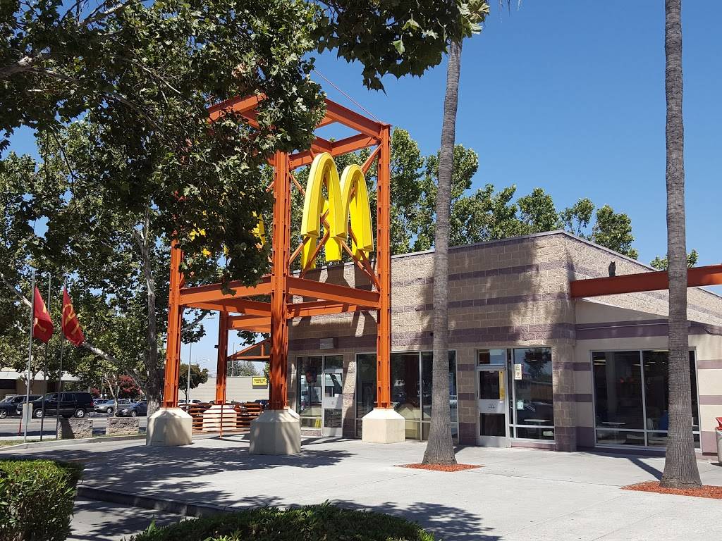 McDonalds | cafe | 1398 W San Carlos, San Jose, CA 95126, USA | 4082750389 OR +1 408-275-0389