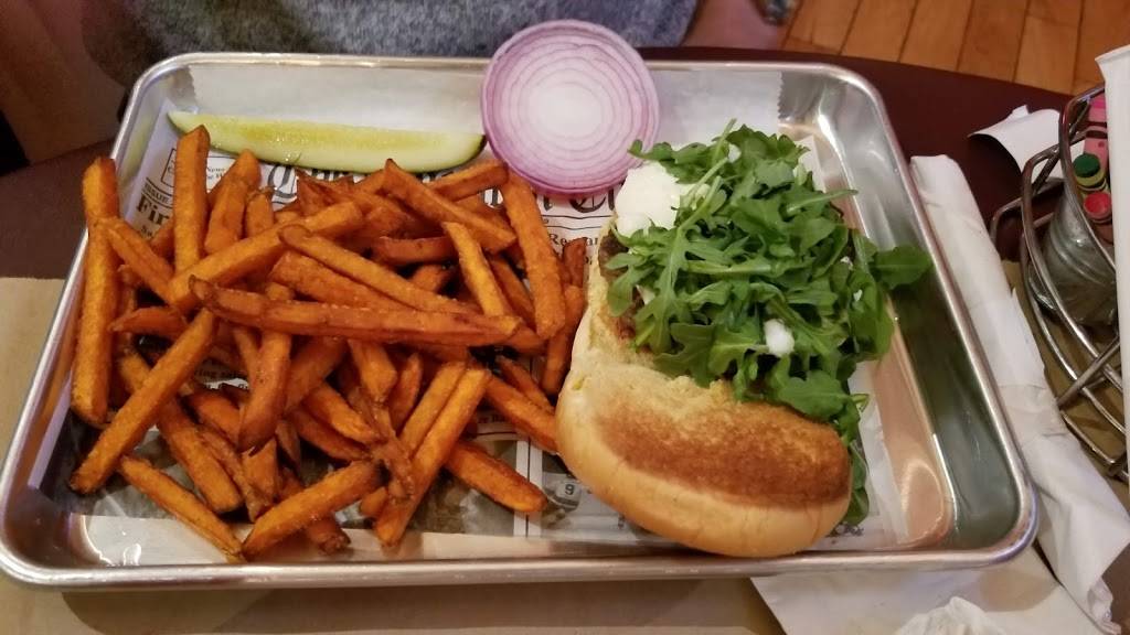 The Burger Barn | restaurant | 289 NY-100, Somers, NY 10589, USA | 9142760600 OR +1 914-276-0600