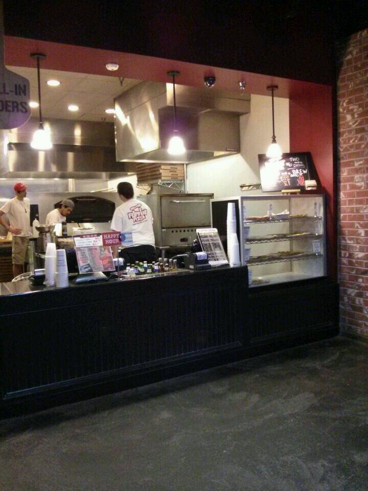 Flippin Pizza | restaurant | 11130 South Lakes Dr F, Reston, VA 20191, USA | 5713237820 OR +1 571-323-7820