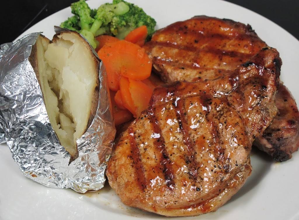 Pine Hills Golf Club Bar & Restaurant | restaurant | 1665 N 2501st Rd, Ottawa, IL 61350, USA | 8154343985 OR +1 815-434-3985