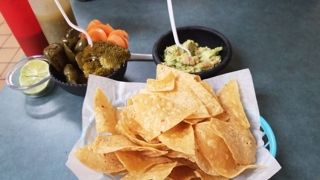 Los Portales | restaurant | 805 E State St, Rockford, IL 61104, USA | 8159619690 OR +1 815-961-9690