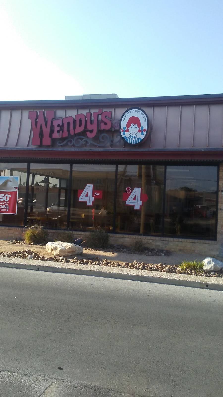 Wendys | restaurant | 607 SW Military Dr, San Antonio, TX 78221, USA | 2109226771 OR +1 210-922-6771
