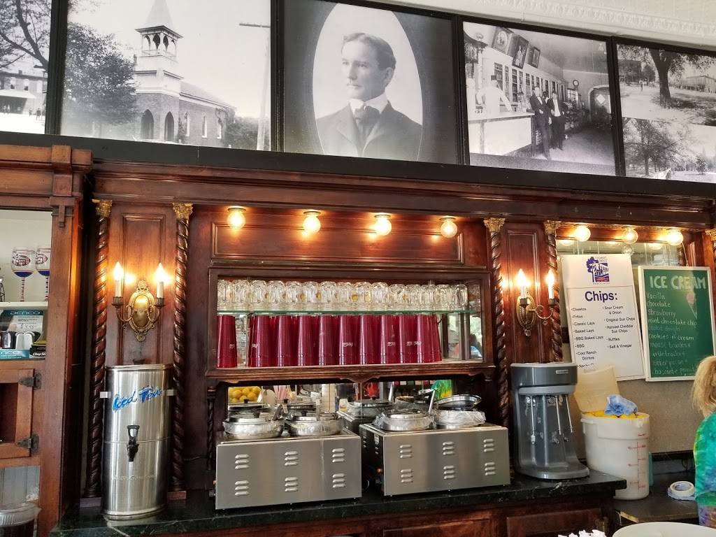 Toomers Drugs | restaurant | 100 N College St, Auburn, AL 36830, USA | 3348873488 OR +1 334-887-3488