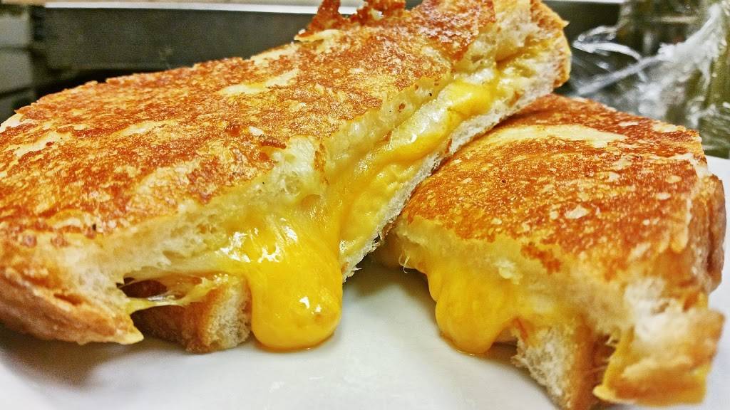 Irish Nobleman Pub | restaurant | 1367 W Erie St, Chicago, IL 60642, USA | 3123743487 OR +1 312-374-3487