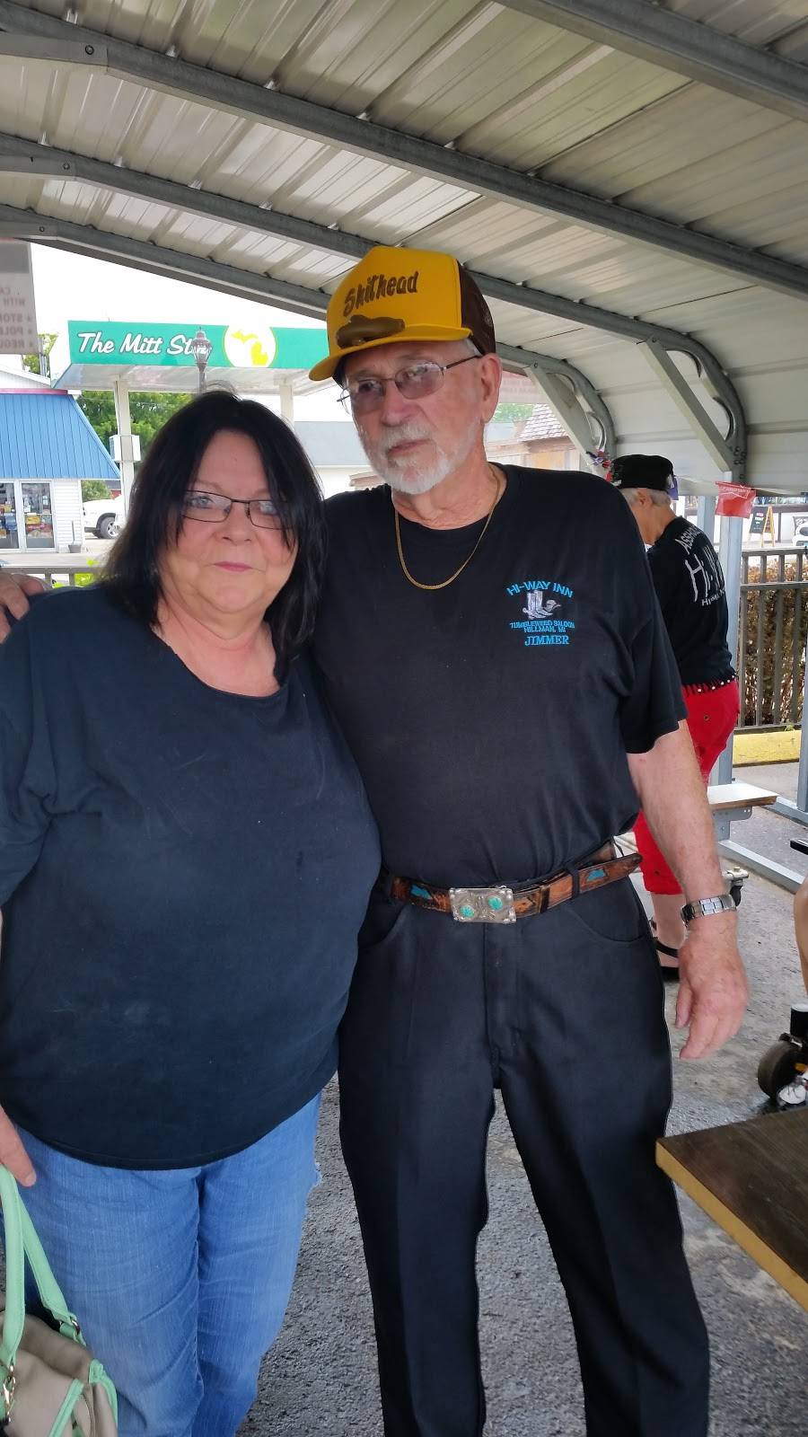 HI Way Inn | restaurant | 231 State St, Hillman, MI 49746, USA | 9897424806 OR +1 989-742-4806