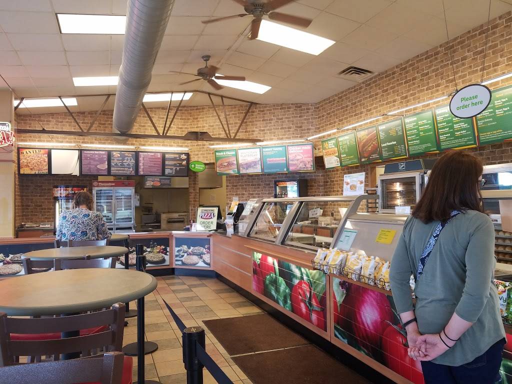 Subway | restaurant | 210 S Pine Ridge Ave, Merrill, WI 54452, USA | 7155392005 OR +1 715-539-2005